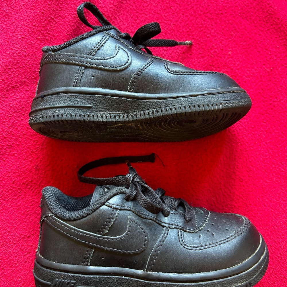 Nike All Black Sneakers